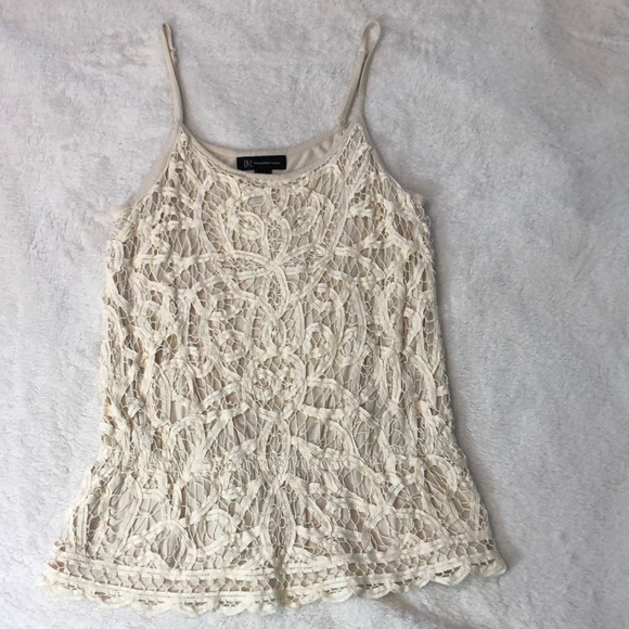 Lacey white top - Picture 2 of 4